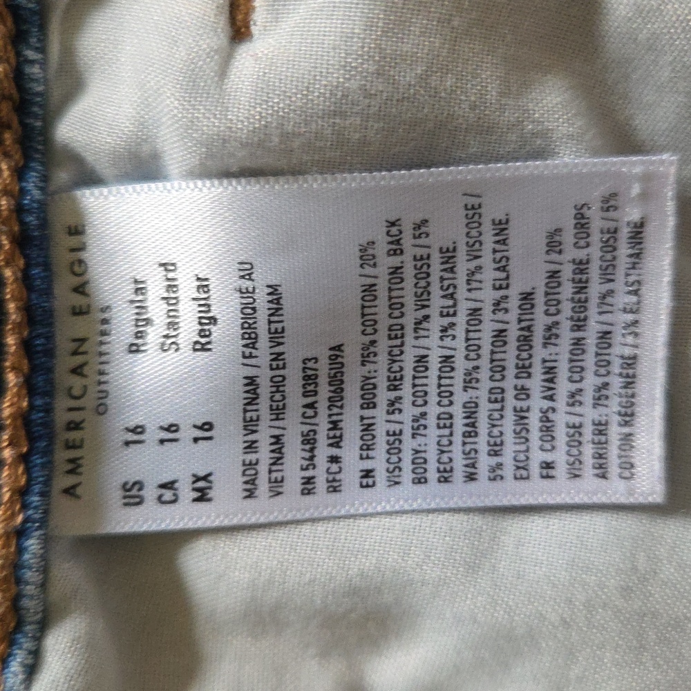 AEO Mom Jeans - Picture 6 of 7